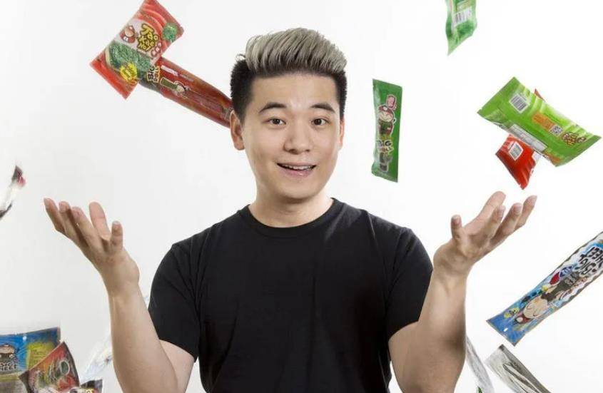 随着时间的流逝,伊提帕逐渐不满足小老板海苔在泰国曼谷境内售卖,目光