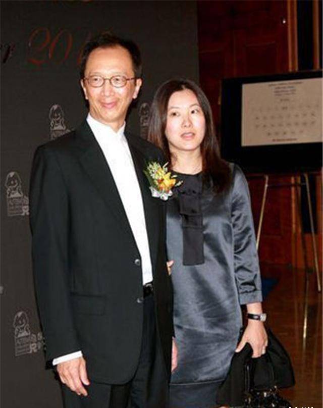 梁锦松与叶静子暧昧却娶了小26岁的跳水女皇伏明霞