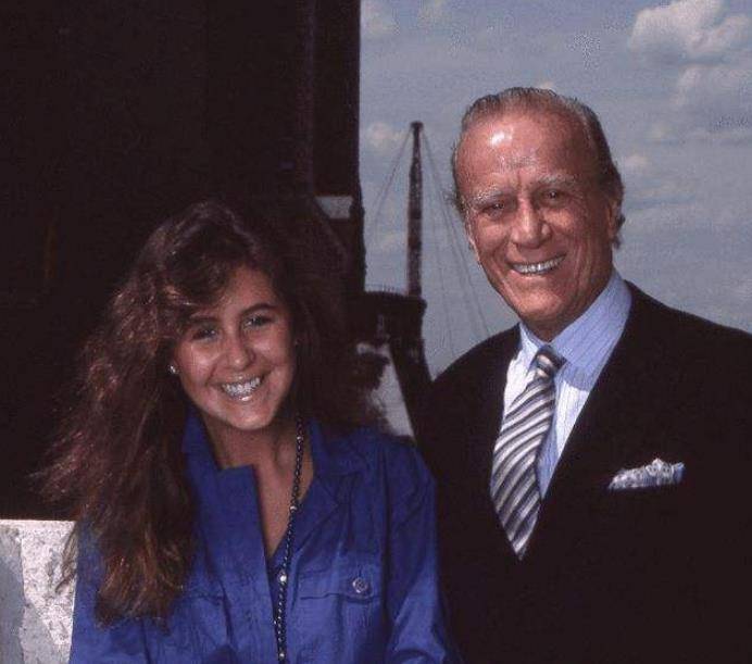 随后的面试中,布鲁娜从容不迫地回答了阿尔多所有的问题,成功成为古驰