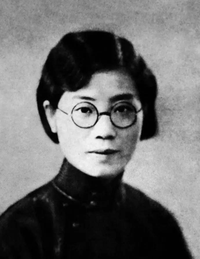 1953年6月已近暮年的吴宓和年仅20多岁,刚好毕业不久的女大学生邹兰芳