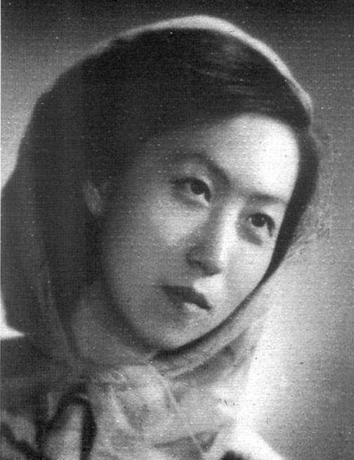 户晓的知名作家,名气大着呢,想要她的稿子可是难如登天,可苏青做到了