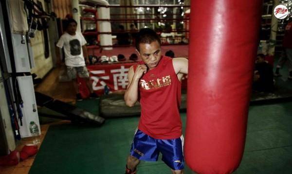 原创熊朝忠155米的矿工却夺金腰带逆袭世界拳王娶小10岁女主播