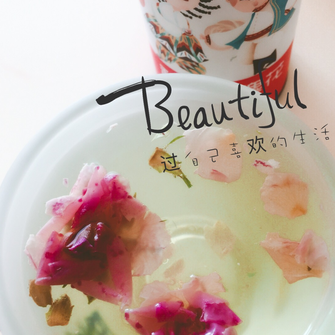 玫瑰花茶具有疏肝解郁,理气活血之功效,经常饮用不仅能改善心情,对