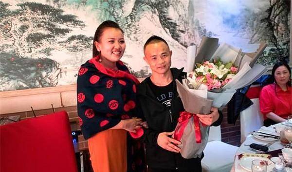 原创熊朝忠155米的矿工却夺金腰带逆袭世界拳王娶小10岁女主播