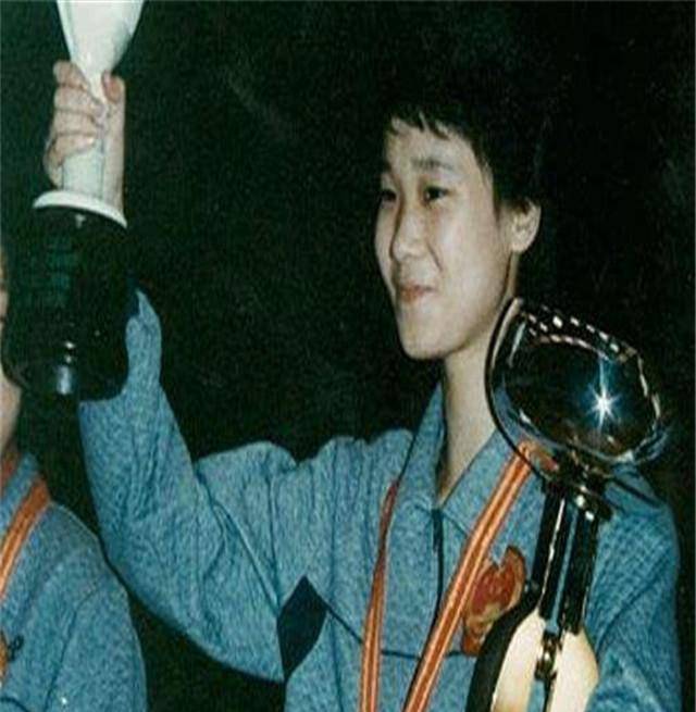 原创昔日女乒一姐曹燕华烟酒不离身拿下59块金牌二婚后过得怎样