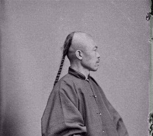 原创清朝男子的辫子有多脏英国传教士10米外闻到臭味饭都吃不下
