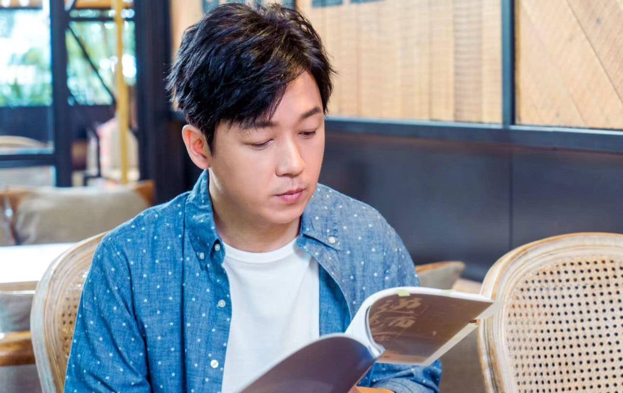 原创潘粤明是这样看待自己的对于演员这行的竞争又是怎么看的呢