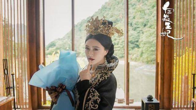 原创原创白发中八大美女最美的不是张雪迎而是年龄最大的她