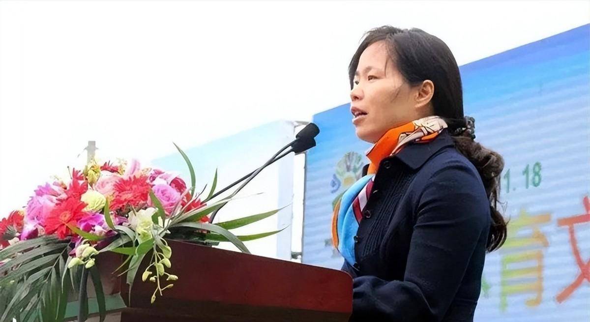 原创43岁奥运冠军陈艳青与64岁丈夫他住她买的别墅孩子跟她姓