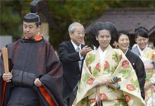 据悉这是继2005年明仁天皇长女黑田清子嫁给东京都公务员黑田庆树以来