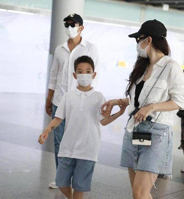 是不是恩爱不知道但细看霍思燕杜江资产有被这对夫妻炫到