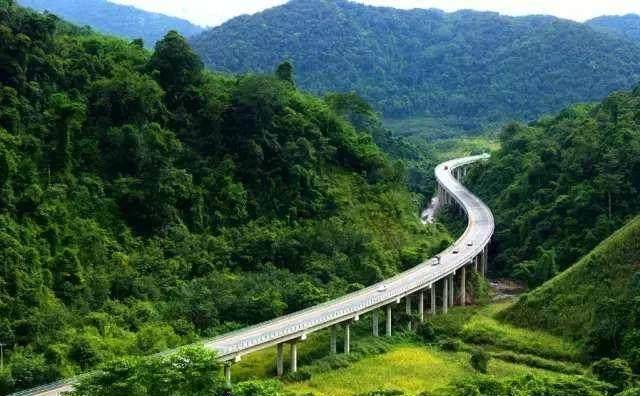 原创最美跨国公路自驾20小时穿越3个国家是否又该出发了