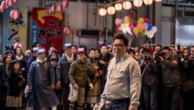 最后的打戏而且甄子丹在这部戏里,打起来更像年轻时的成龙.