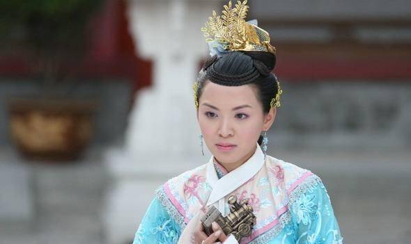 她13岁嫁给皇帝,日夜宠幸后生下四个子女,成清朝最特殊的皇后_孝静