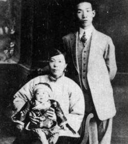 反对父母的包办婚姻,但看了未婚妻第一眼,他二话不说就同意了_郁达夫