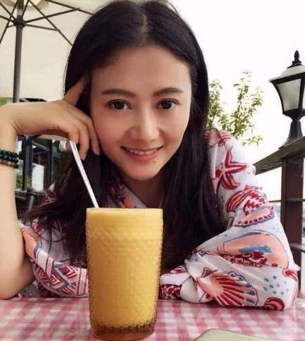 原创前央视美女主持离婚后亮相非诚勿扰魅力不减反增仅1小时就被富商