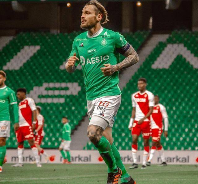 在合作的97场比赛中,圣埃蒂安杀入了法国前四,跻身过法国杯决赛,当然