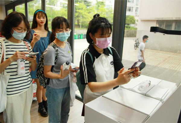 悦祥龙无人便利店云值守系统让用户24小时自助购物