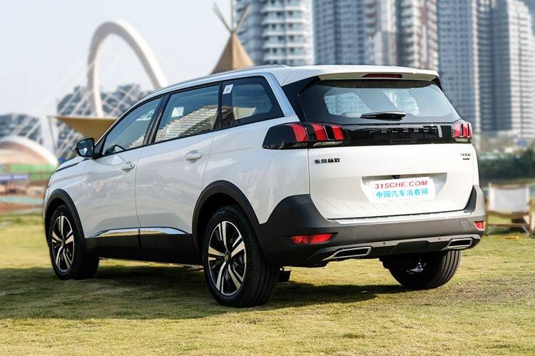 根据配置的不同,全新5008将会提供19英寸或20英寸的轮圈,官图展示的