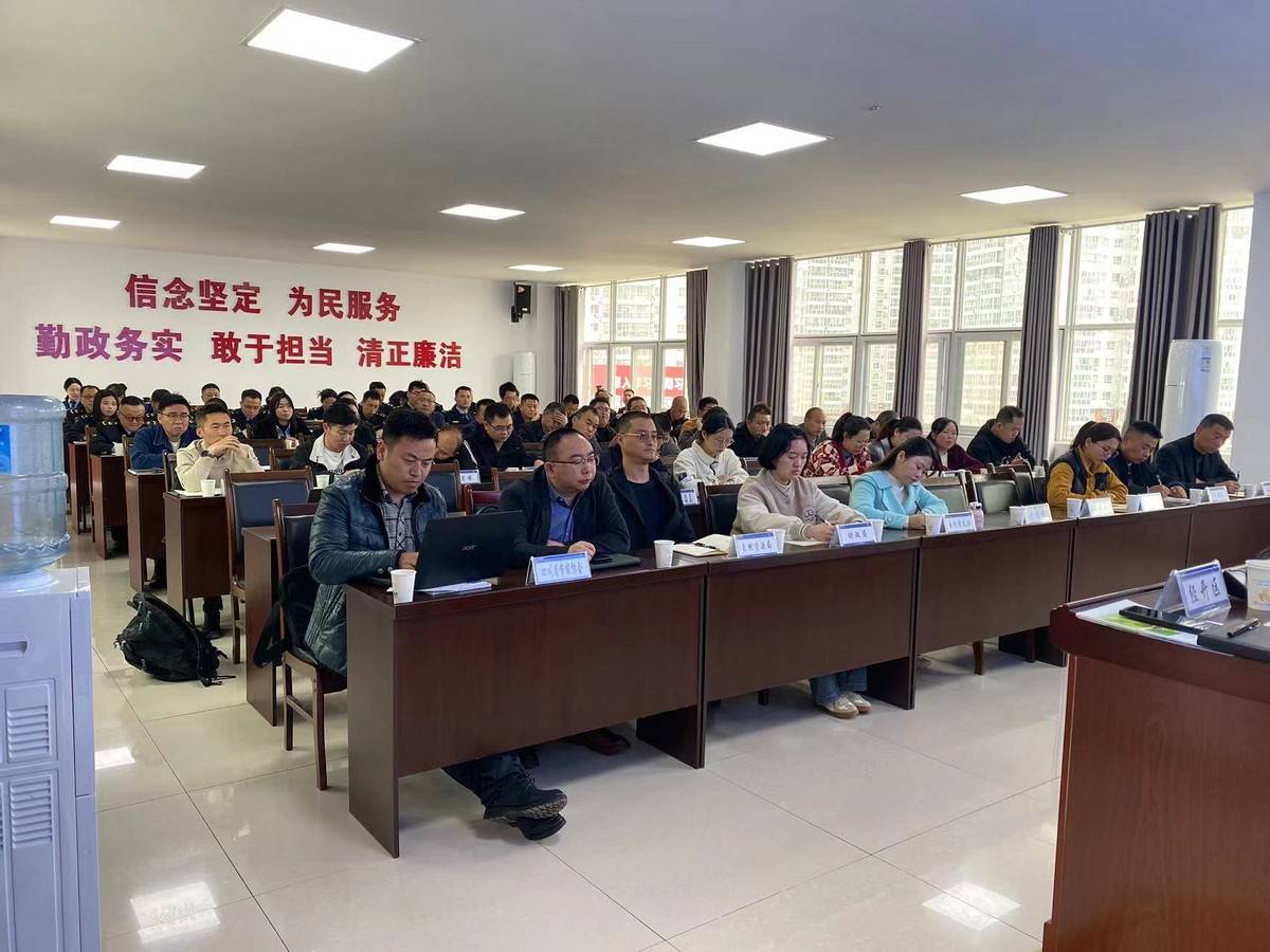 会上,绵阳市市场监管局标准化科科长邓晓勇宣读了《国家标准化管理