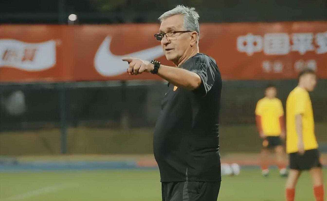 国足新帅上任三把火,全部推翻前任,12分出线有_球员_伊万科维奇_比赛