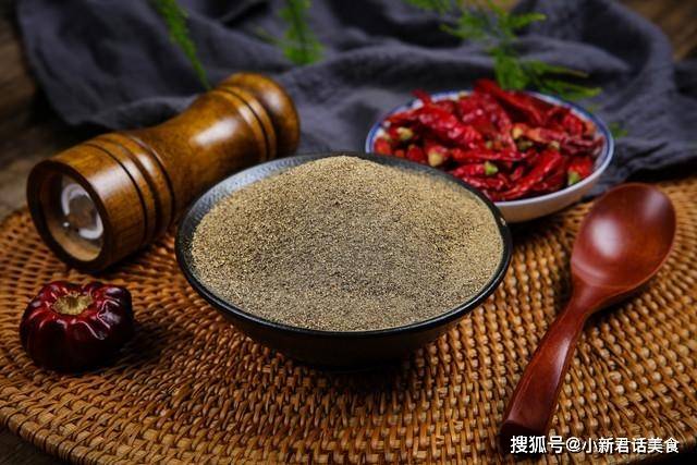 自制椒盐只加花椒食盐还不香教你1个配方炒菜当蘸料都好吃