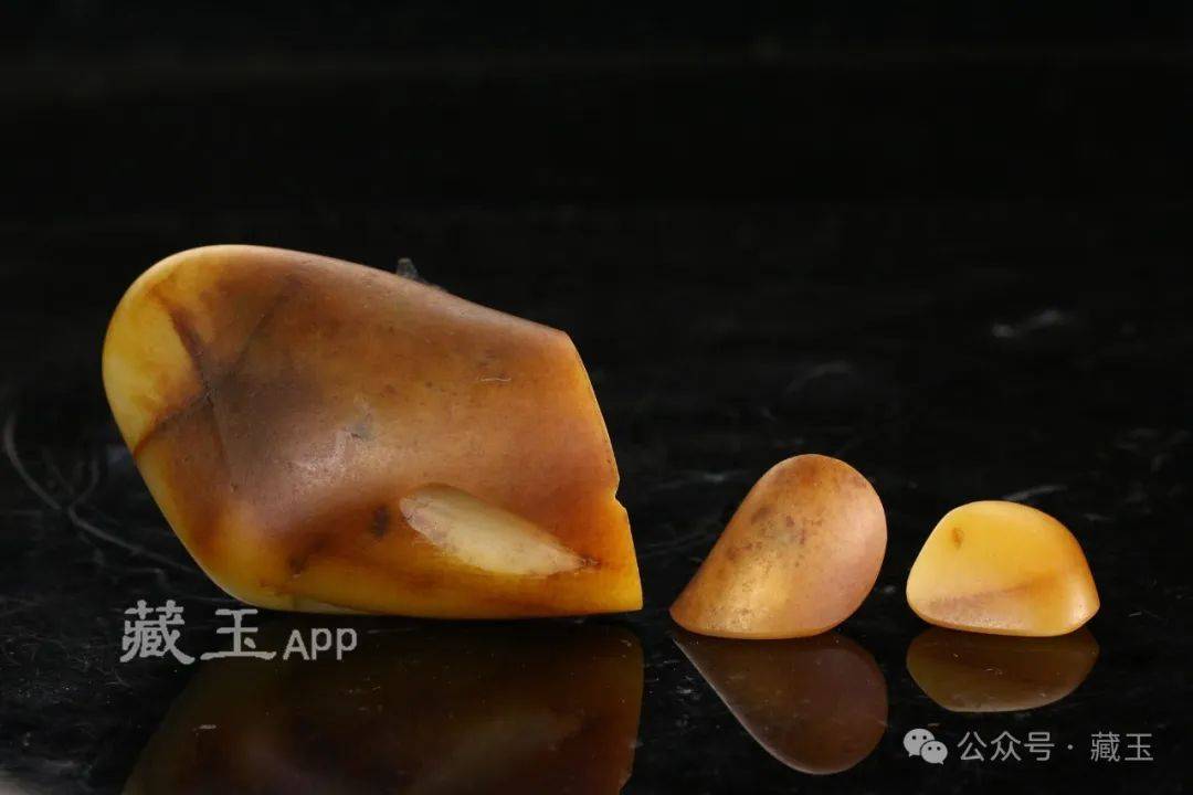 365万成交英国人花大价钱买的这个和田玉赌料让玉友们笑掉大牙