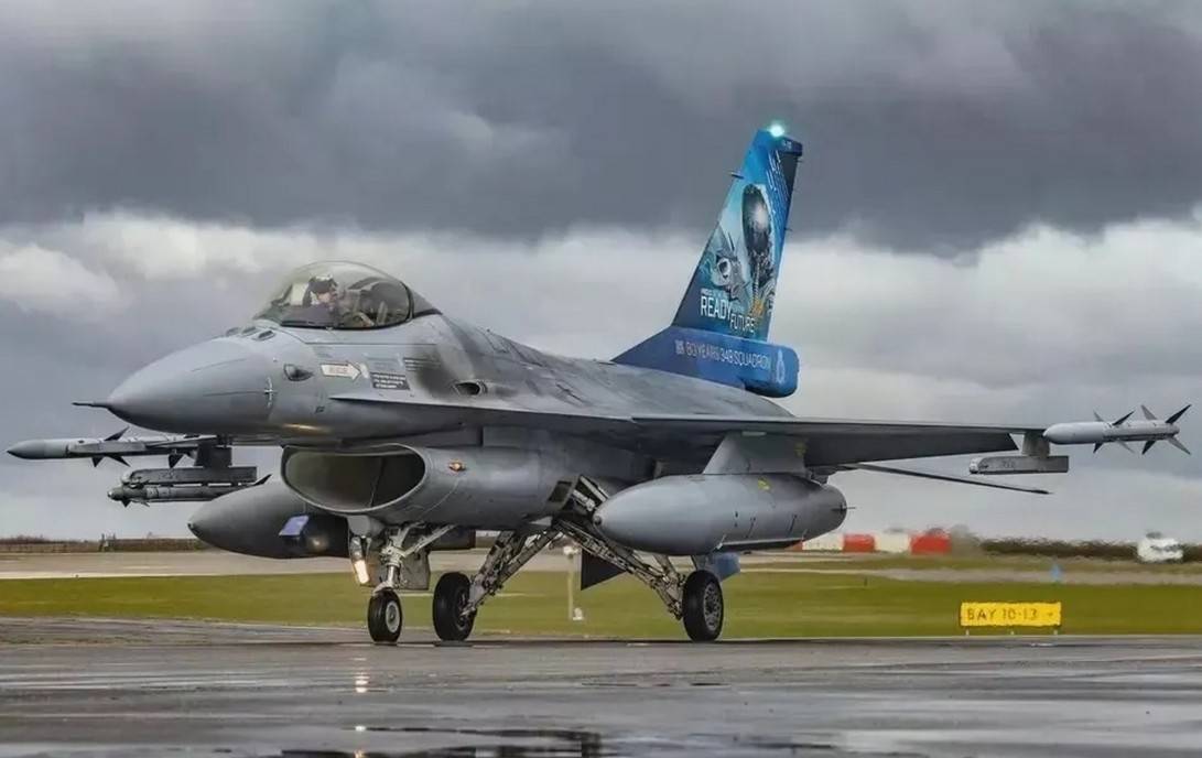 机场_波兰_战斗机