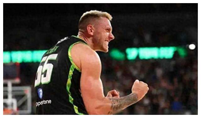 新疆男篮将出战克里克晒训练照邱彪未知遗珠