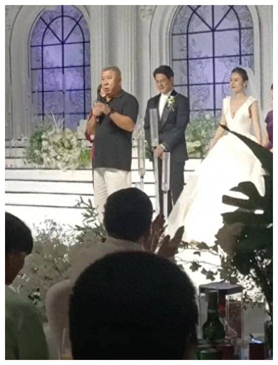 我是小杰哥,今天和你们吹吹这档婚礼,简简单单还感动人心的那种温暖