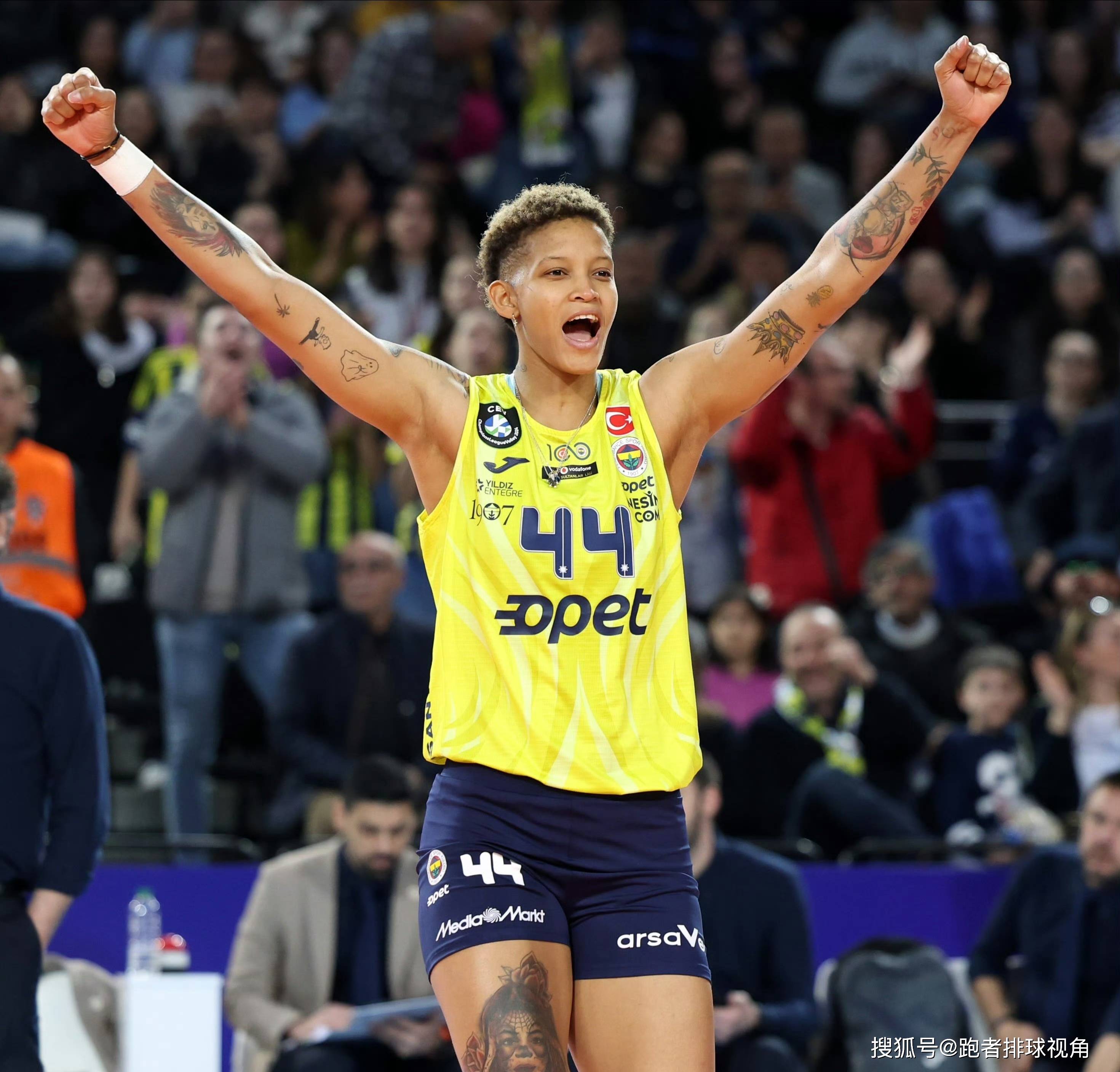 瓦尔加斯mvp,小彩娃打出身价,博斯科维奇18分,费内巴