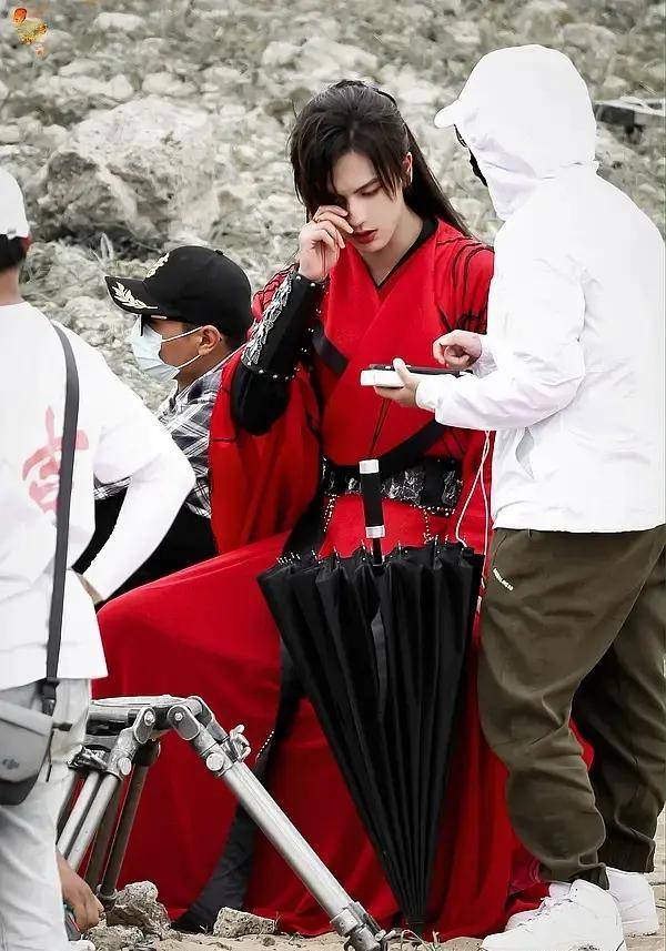 原创张凌赫即将开启霸屏模式一次带来4部新作你最看好哪部