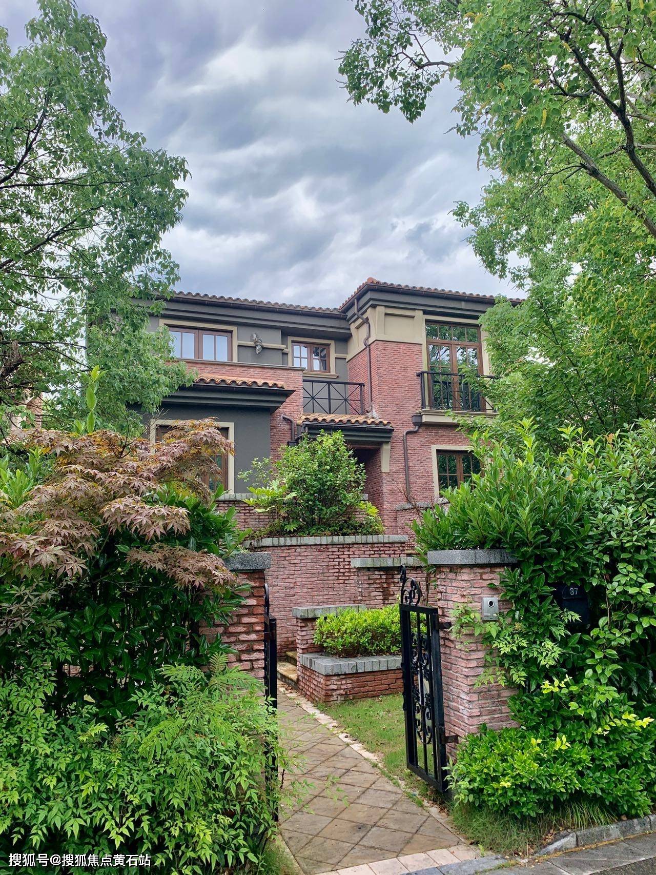 上海实验附属东滩学校学区房东滩花园现房交付崇明岛东滩花园