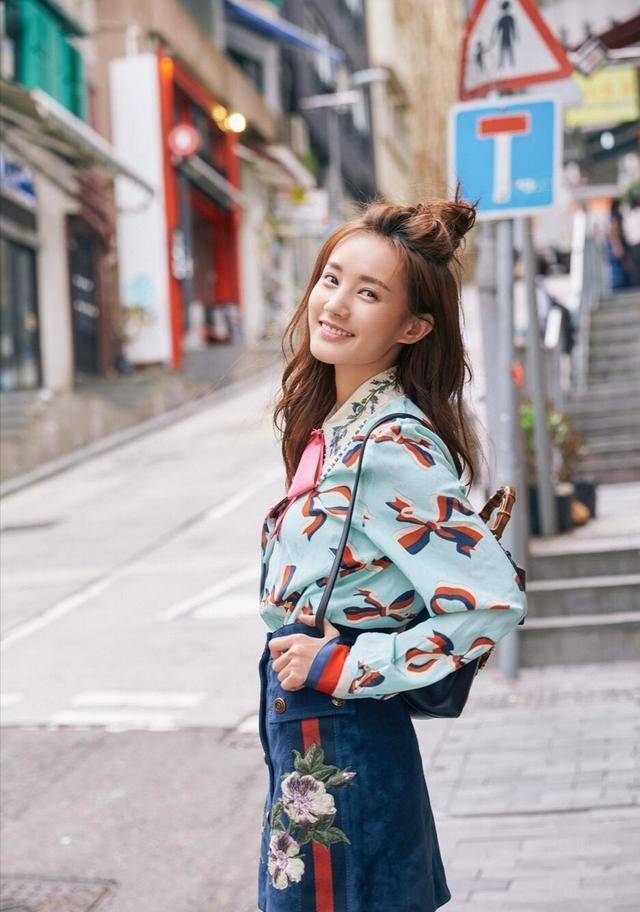 原创李一桐虽然人不红但却长了一副衣架子身材啥衣服都能撑起来