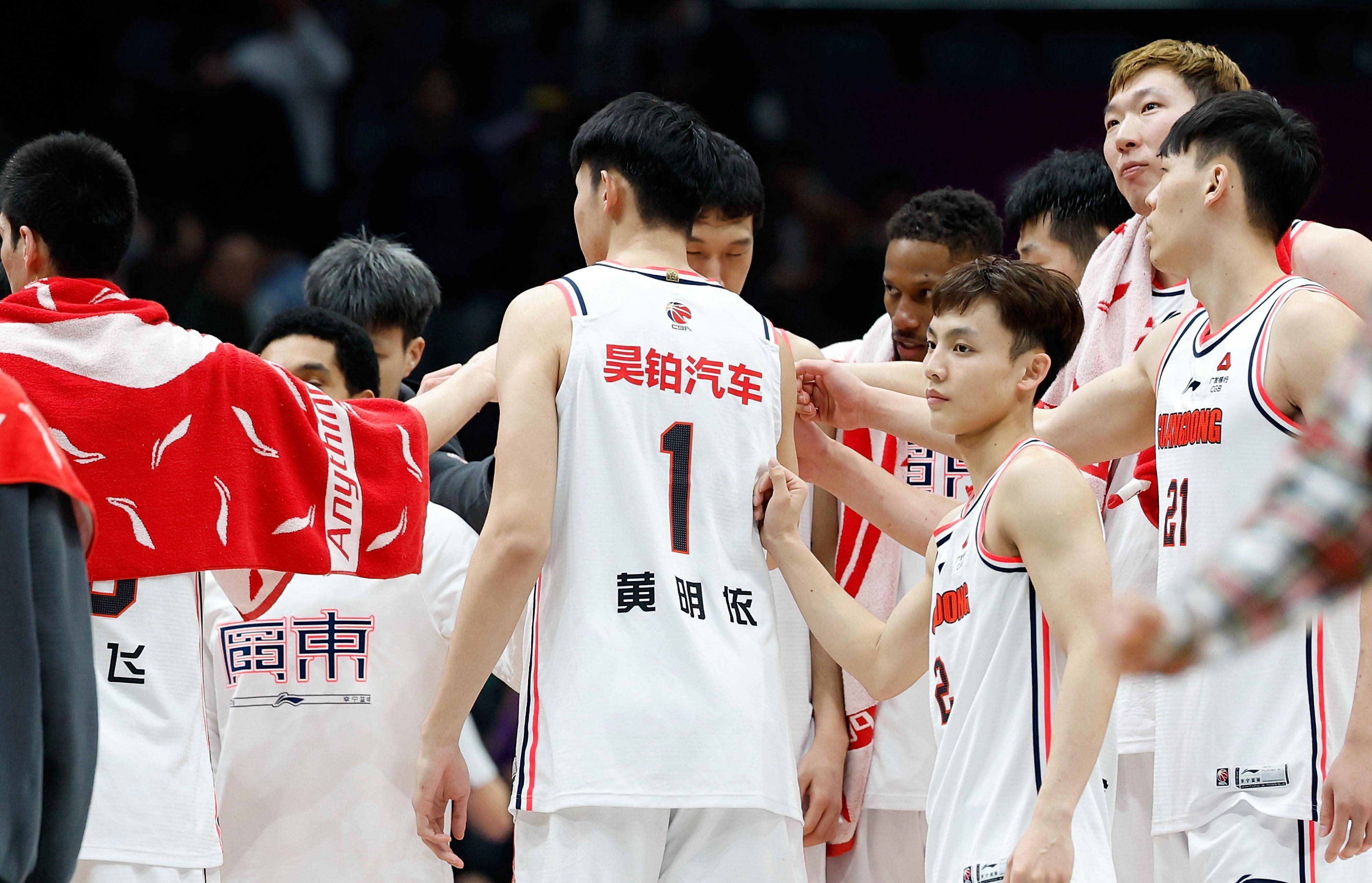 广东121-107北京控制!可怕的不是再次击败对手,而是赛后球迷的态度.