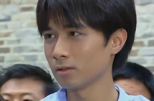 剧中的高富帅何书桓不仅爱心爆棚,大道理一堆,还被