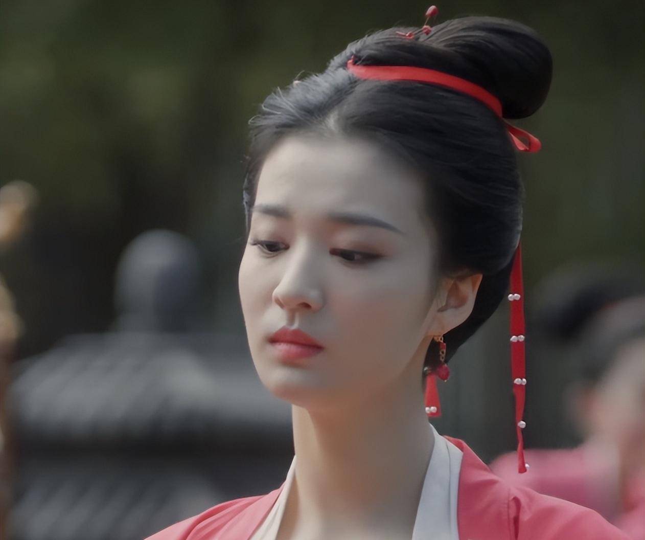 朱元璋的妃子们有很多,每天都围在他身边端水送药,张玄妙亦是如此.