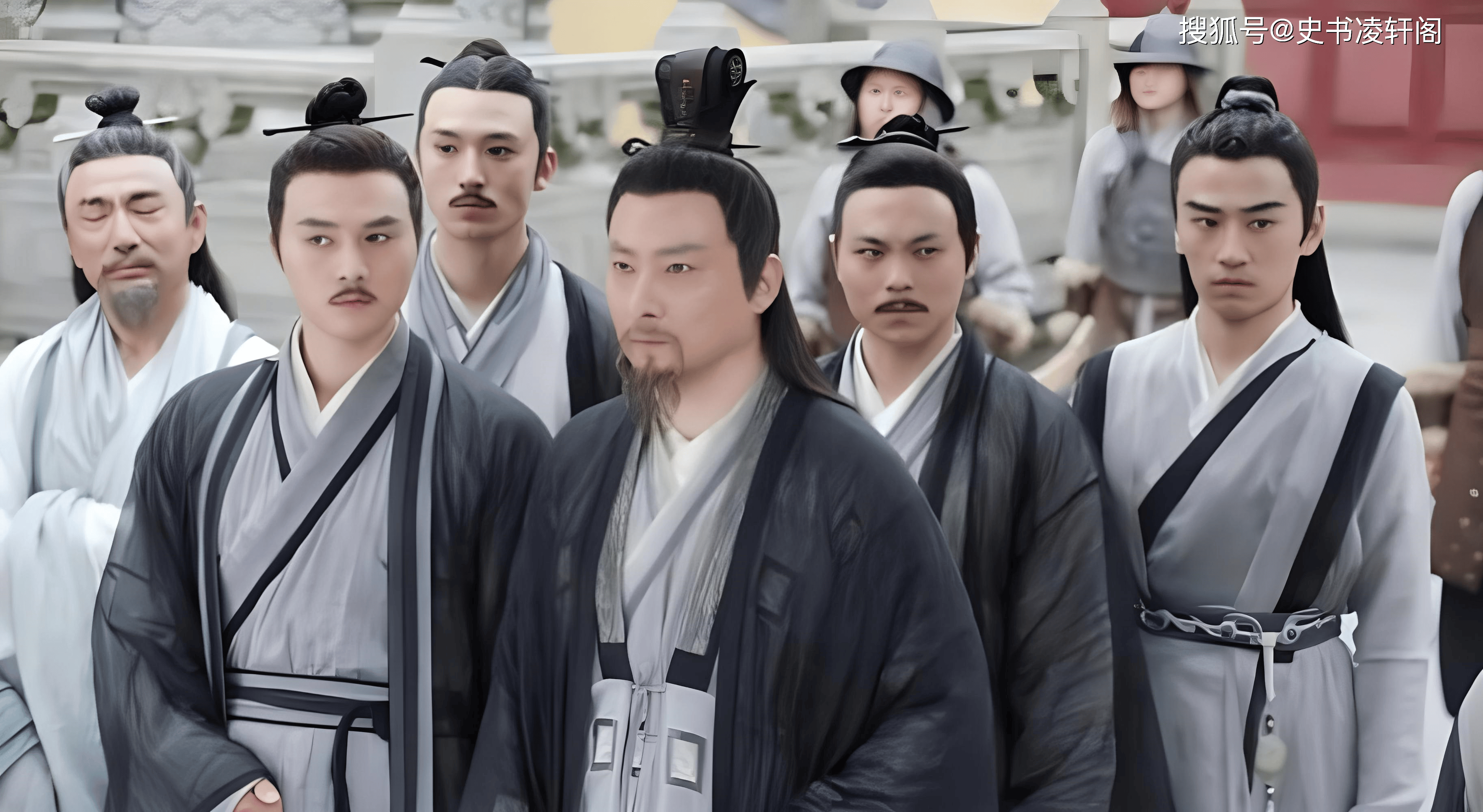 张松溪 - 武当七侠之一,以武当绵掌和太极功夫著称,武功精妙绝伦,内力