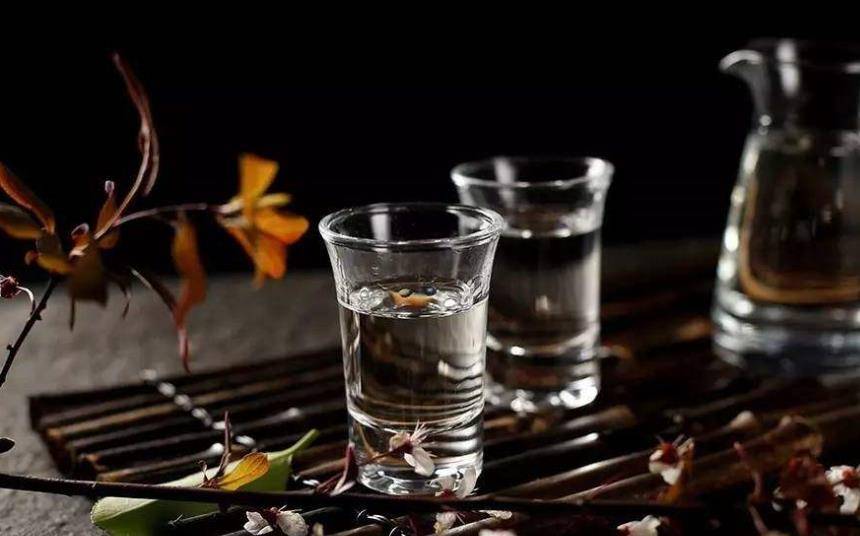 原创白酒度数为何越高越好低度白酒为何越来越受到排斥答案找全了