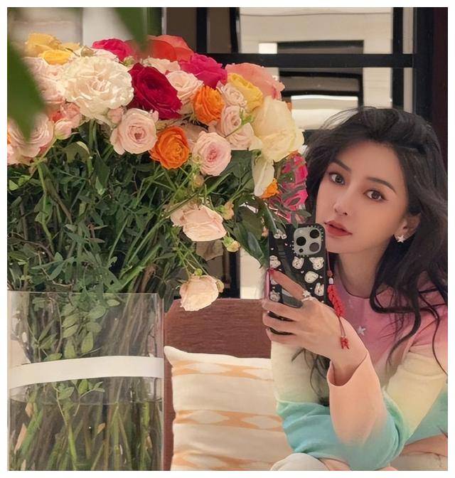 原创黄晓明揭秘新恋叶珂奢华生活共享34万lv茶几高调示爱挑战传统