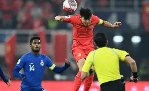 国足41大胜新加坡伊万强调的转换打出来了菱形中场有一亮点