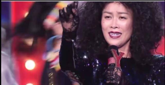 那英参加浪姐2录制继杜淳的舞蹈后看了那英的舞蹈像是在现场作法