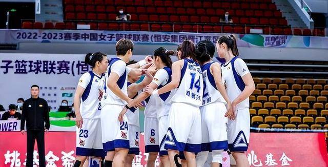 山东女篮以6058险胜新疆四巨头合力攻破李光琦领军晋级半决赛