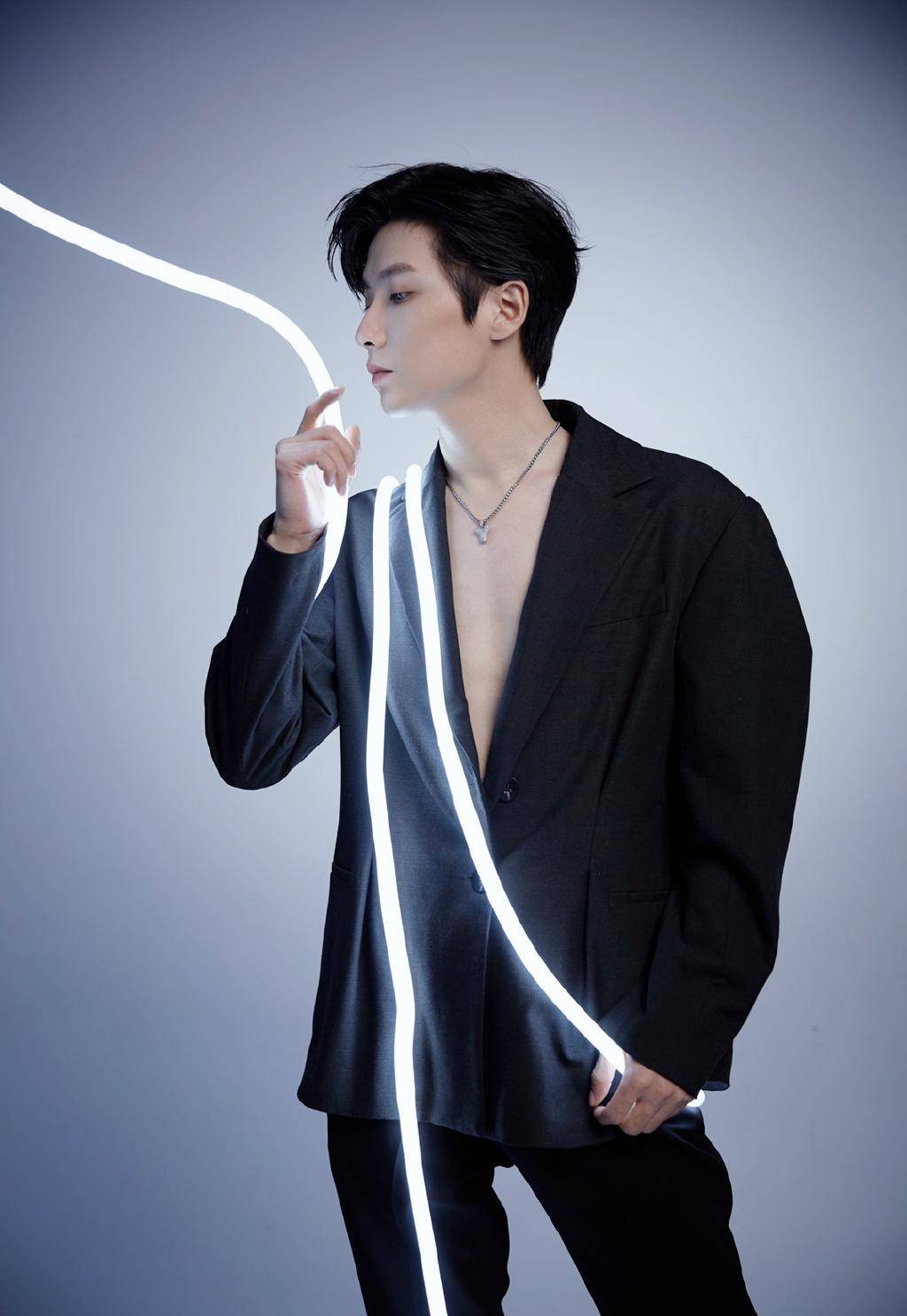 贾征宇打败汪铎金瀚冠军出道参演过九州天空城海大鱼等