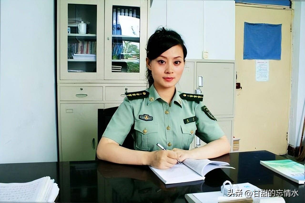 武警文工团女演员图片