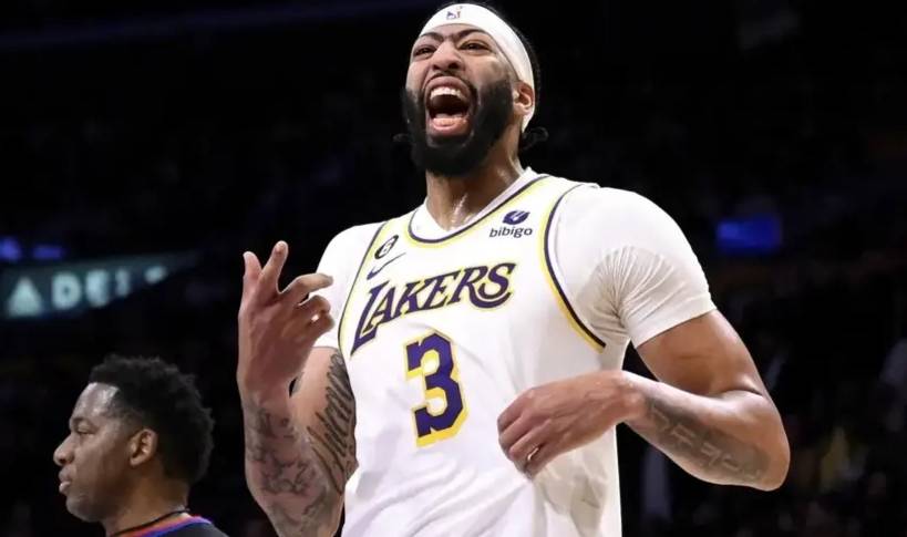 现役第一!浓眉生涯第40次砍至少35分15板,领先第二恩!