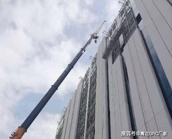 在日常使用中,我们也需要定期对grc外墙挂板进行检查