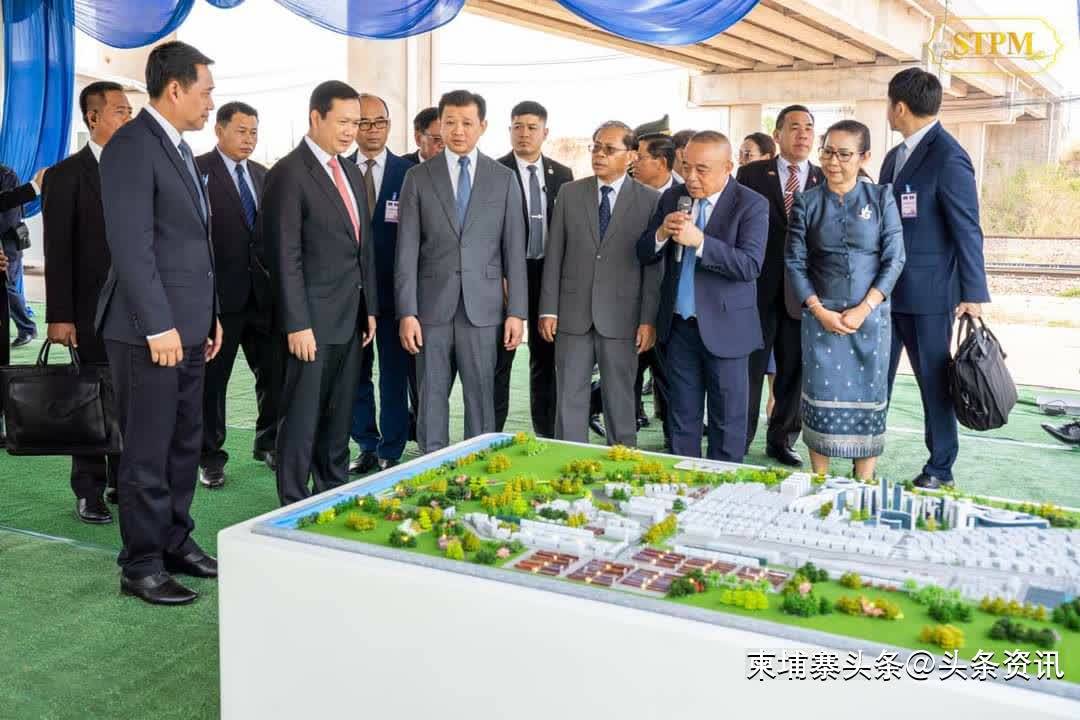 柬埔寨总理洪玛奈视察老挝陆港