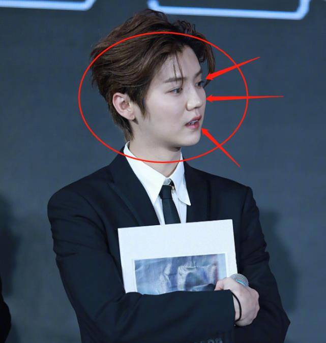 原创鹿晗久违被拍生图吸引全场的却是腿30岁能保持这样谁信啊