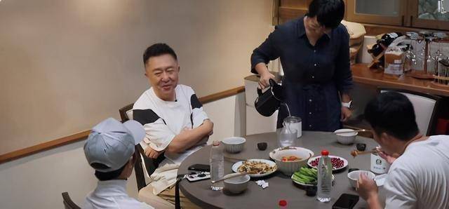 原创原创幸福三重奏开播于谦坑娃上热搜自有妙计哄儿子上幼儿园